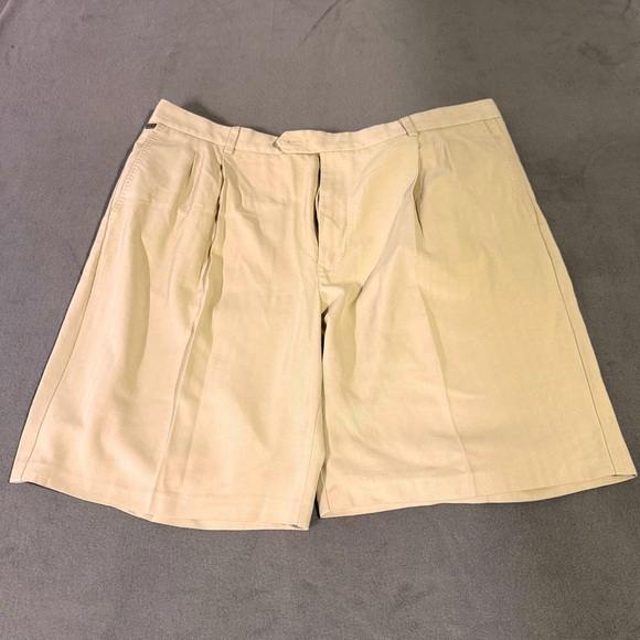 Tommy Bahama Silk Blend Pleated Herringbone Shorts Men’s 40 Khaki Resort Wear - Picture 1 of 5